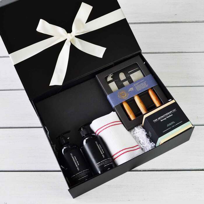 settlement gift hampers